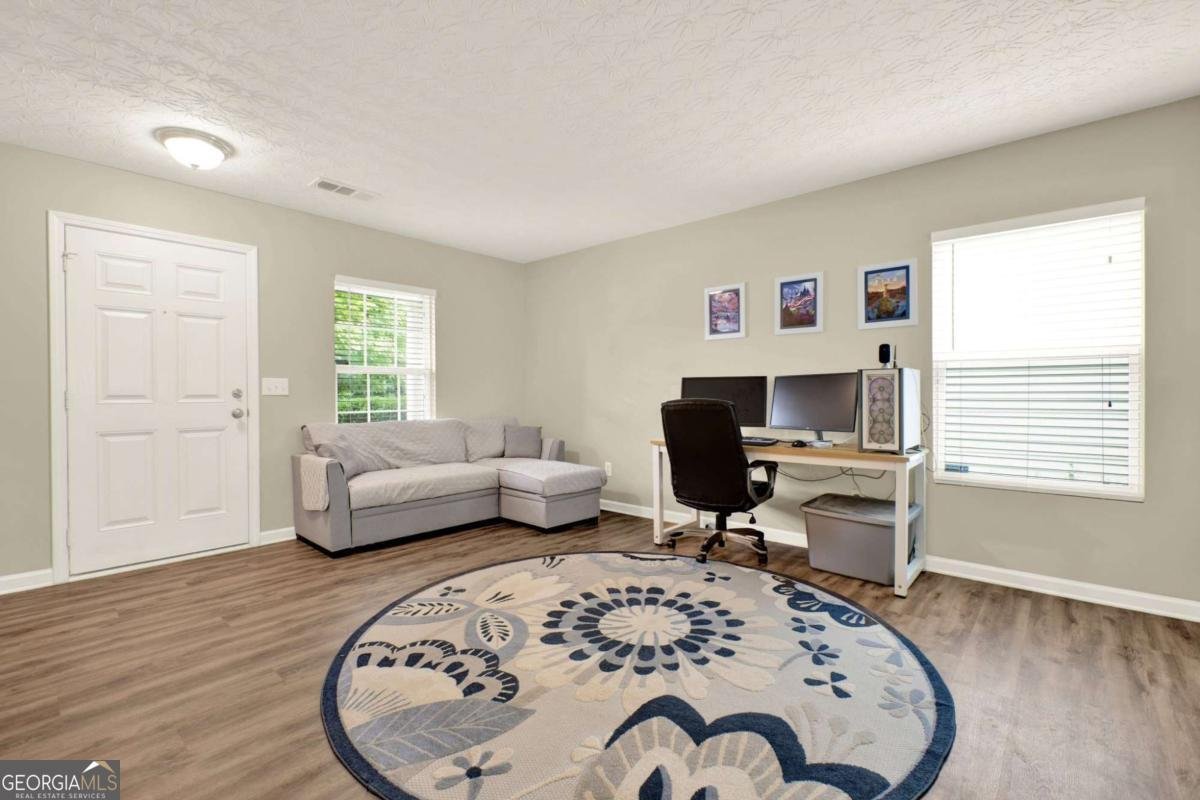 196 Parkmont Way Dallas - 1