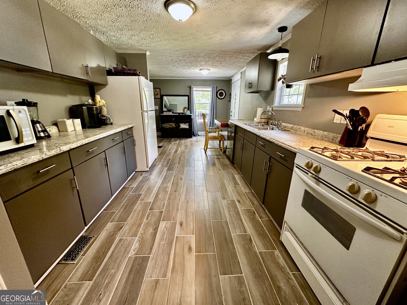 245 Clearwater Rd Sharpsburg - 18