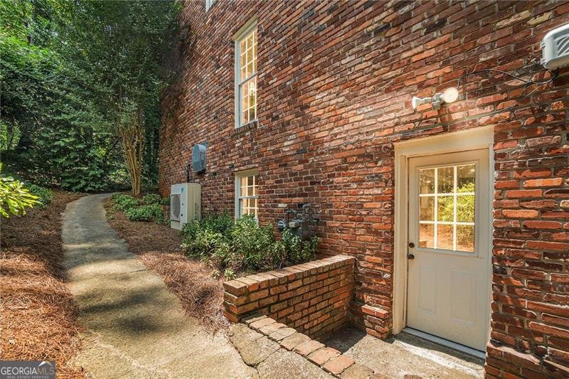 1691 Houghton Court Atlanta - 40