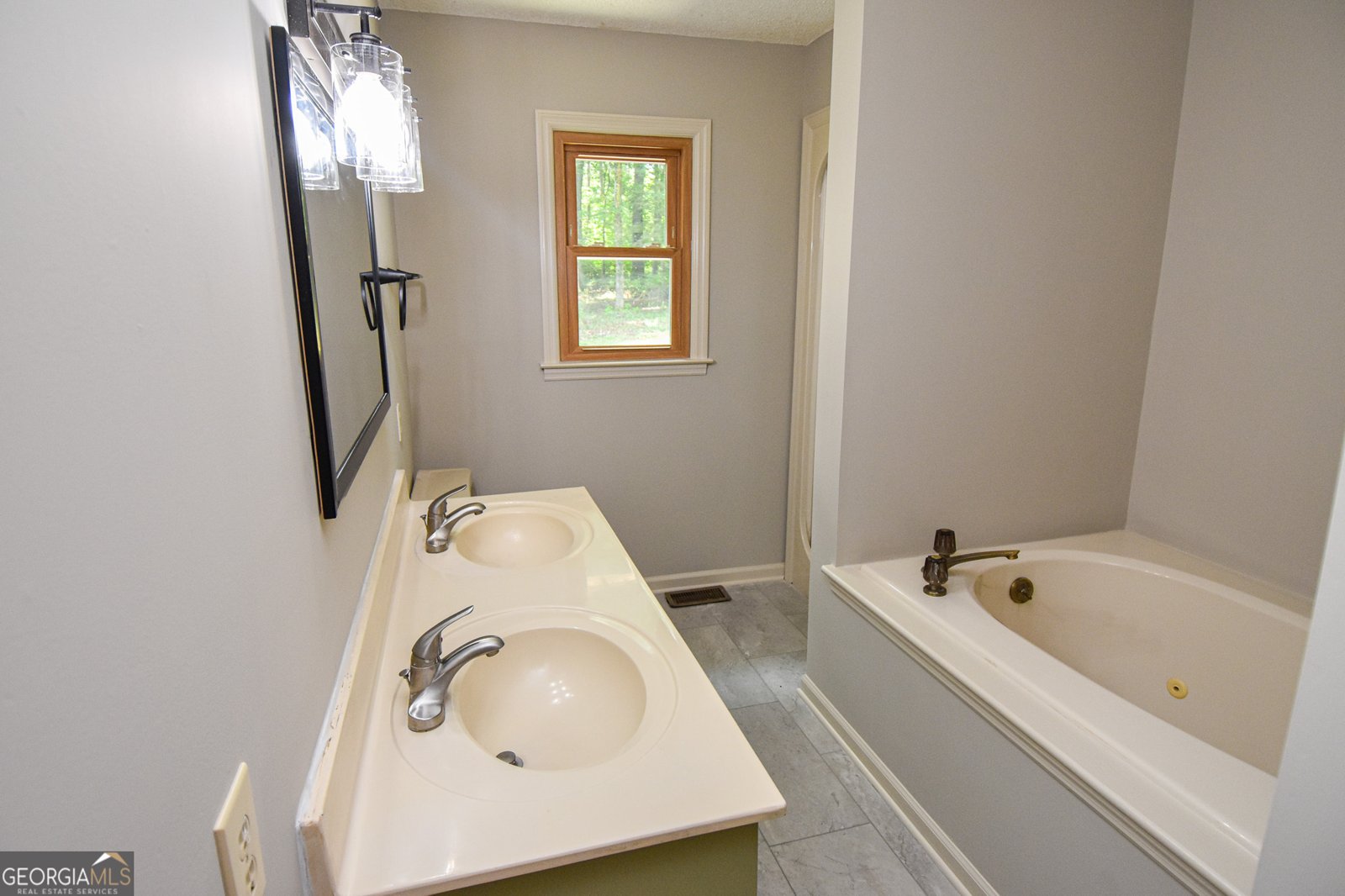 2654 New Hope Road Zebulon - 44