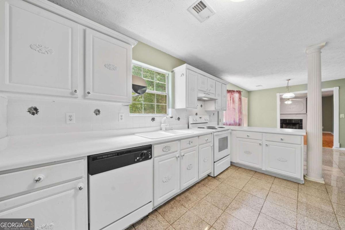 1030 Carriage Trace Circle Stone Mountain - 10