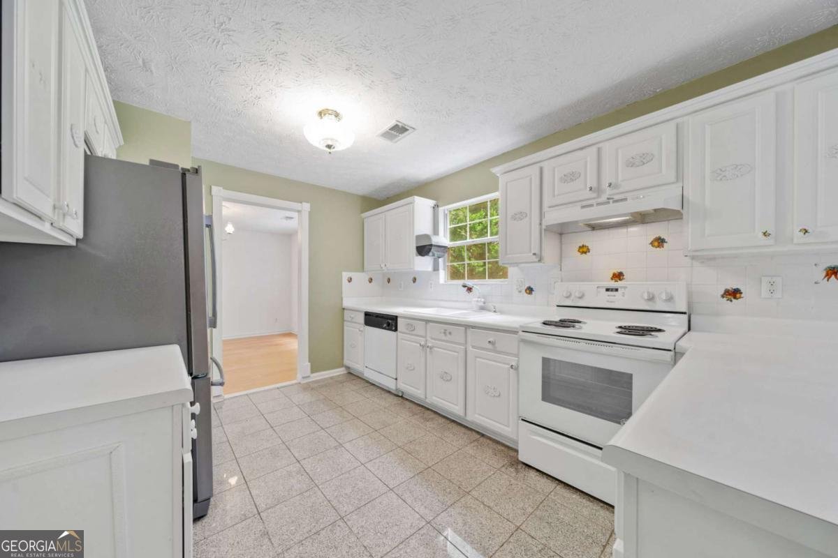 1030 Carriage Trace Circle Stone Mountain - 11