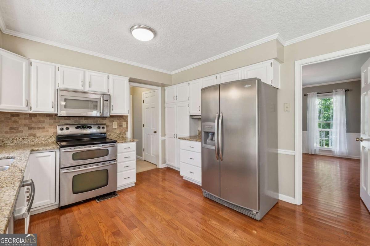 3835 THORNHILL Drive Lilburn - 13