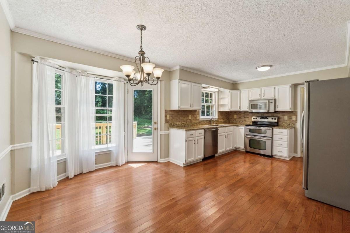3835 THORNHILL Drive Lilburn - 16