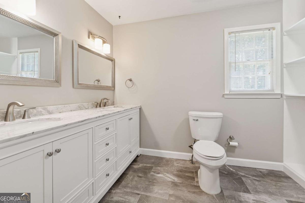 3835 THORNHILL Drive Lilburn - 27