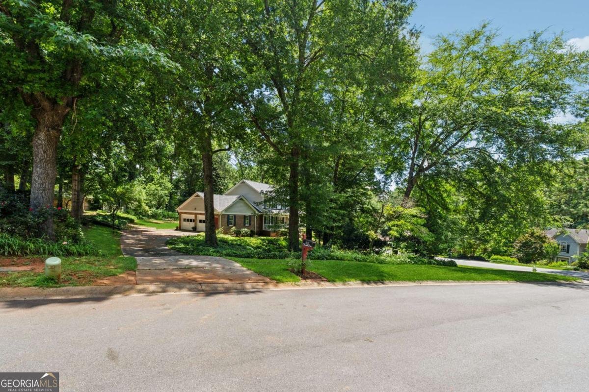 3835 THORNHILL Drive Lilburn - 41