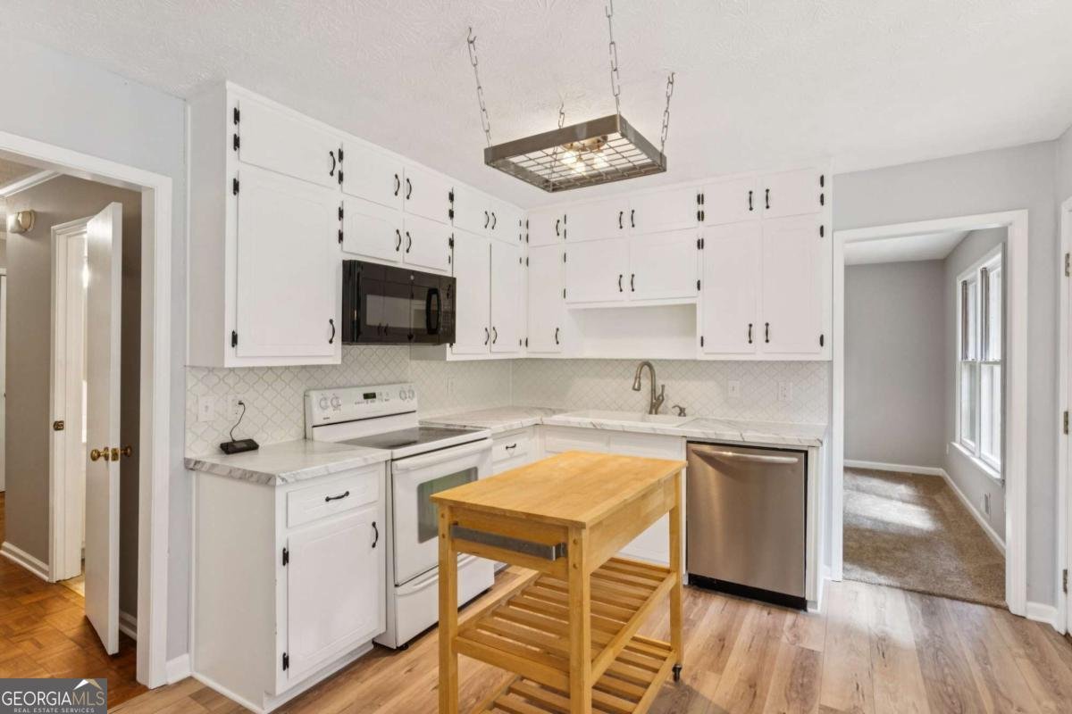 658 Slew Avenue Lawrenceville - 11