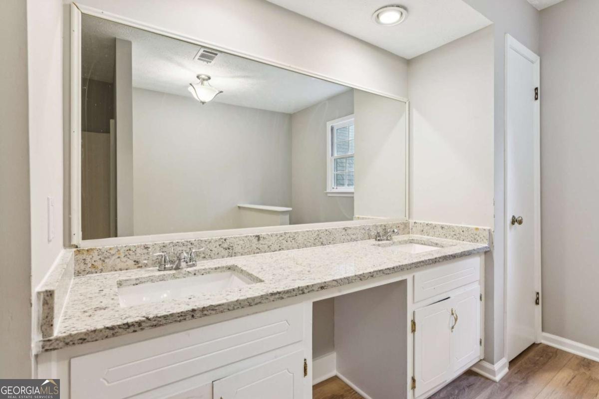 658 Slew Avenue Lawrenceville - 18