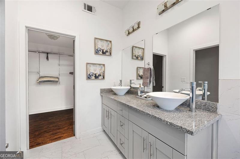 1463 MACKLONE Atlanta - 26