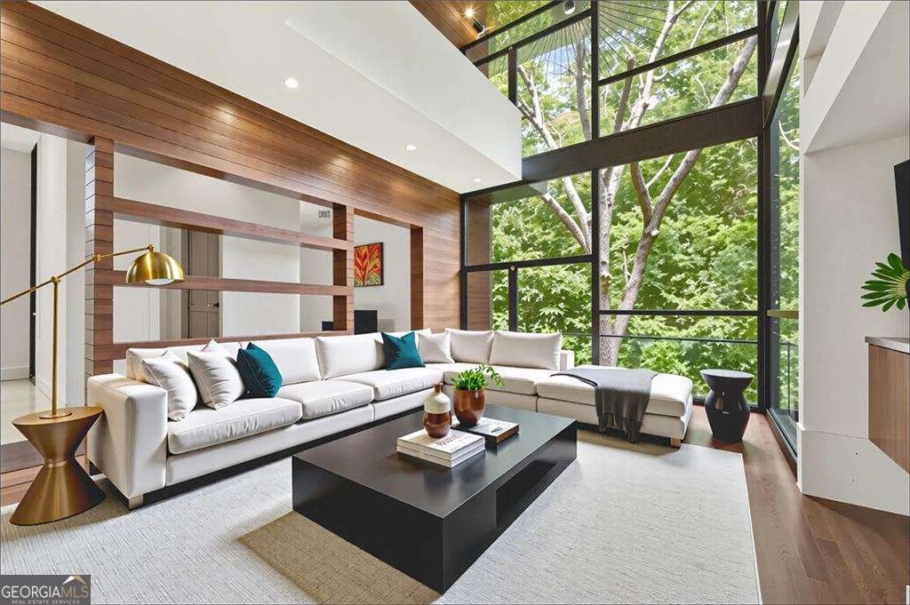 2105 Fairhaven Circle Atlanta - 2