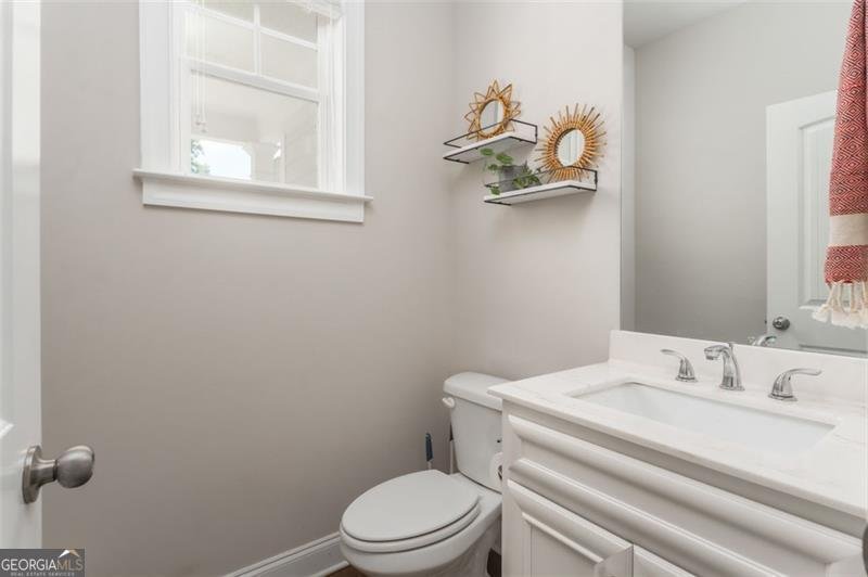 2486 EASTWOOD Drive Atlanta - 22