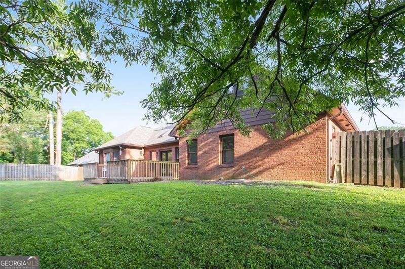 300 SADDLE CREEK Lane Roswell - 44