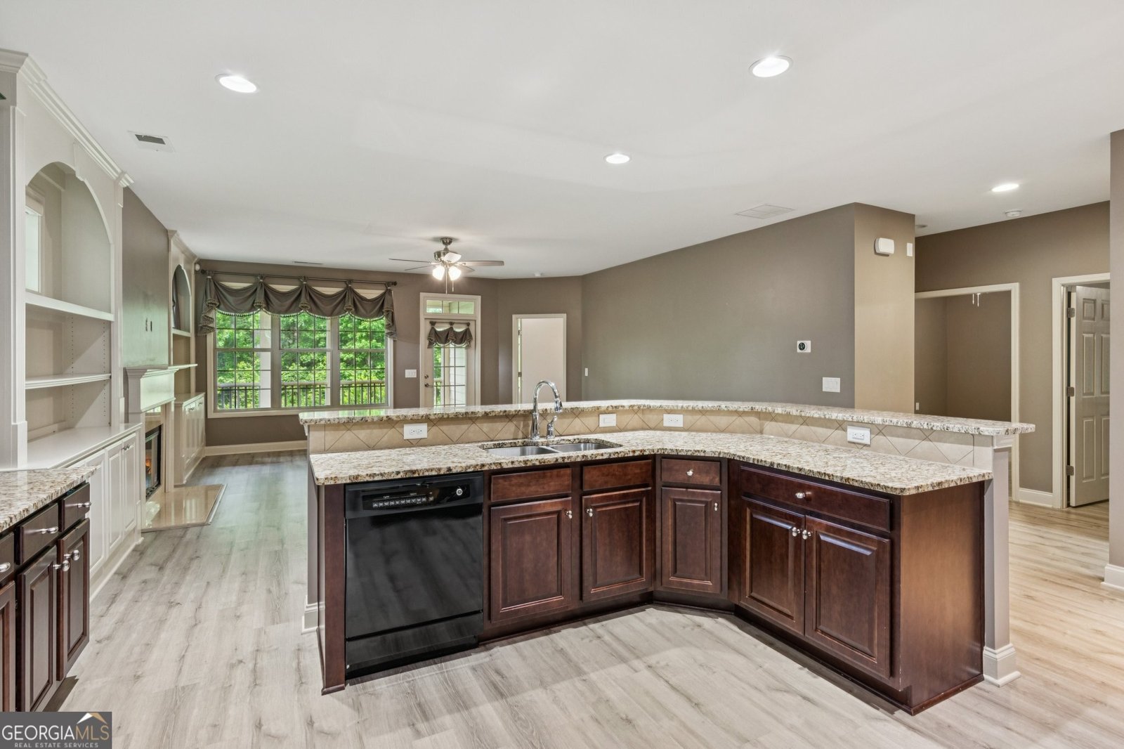 328 Shade Tree Circle Woodstock - 13