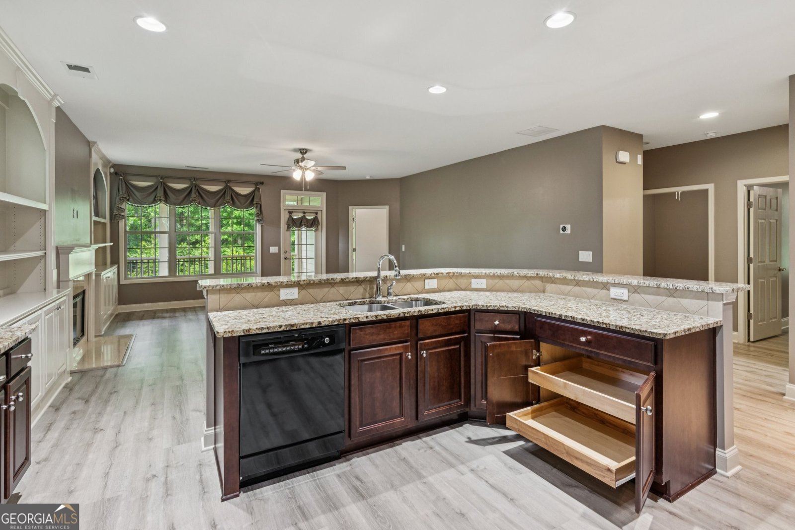 328 Shade Tree Circle Woodstock - 14