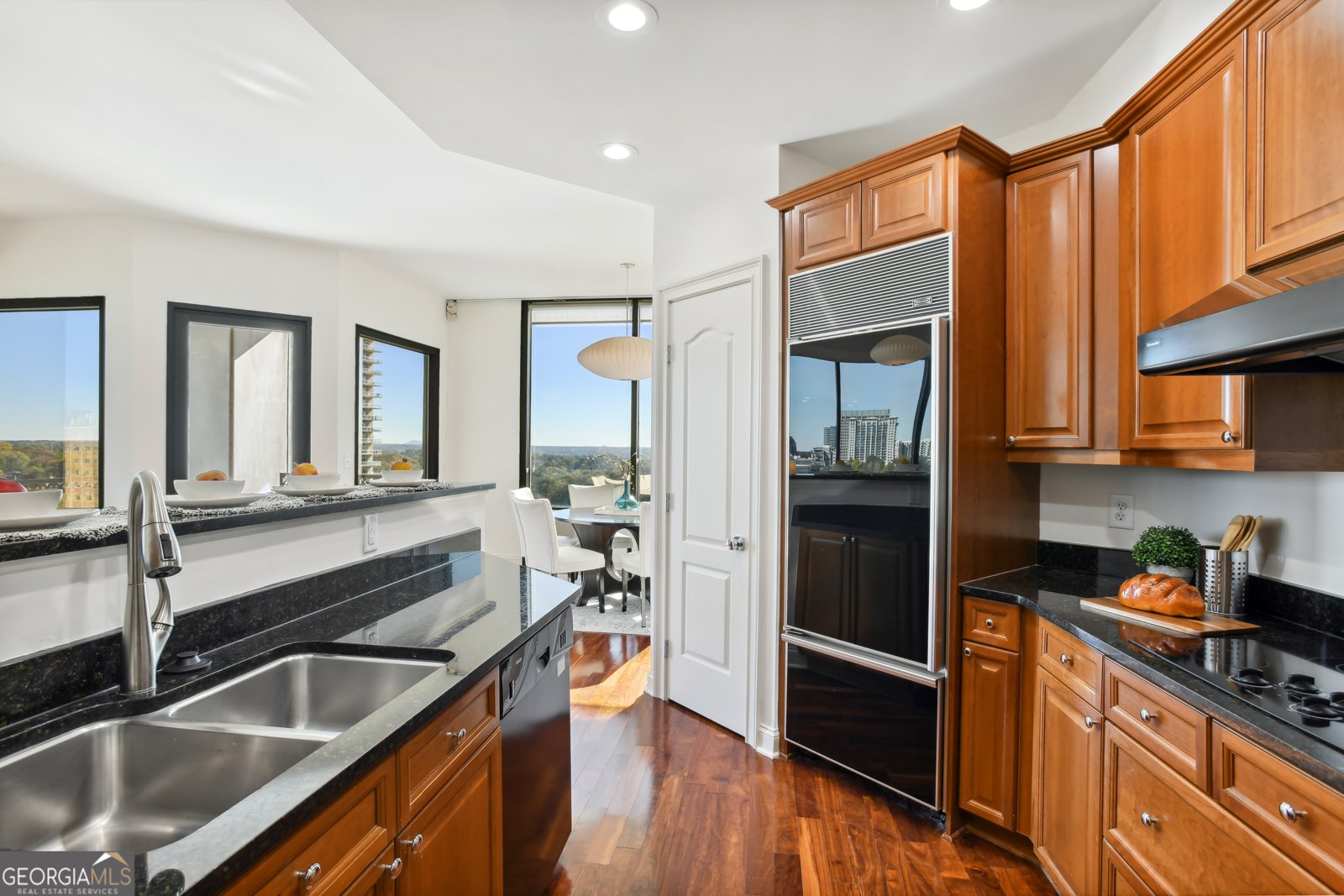 2828 Peachtree Road Atlanta - 25
