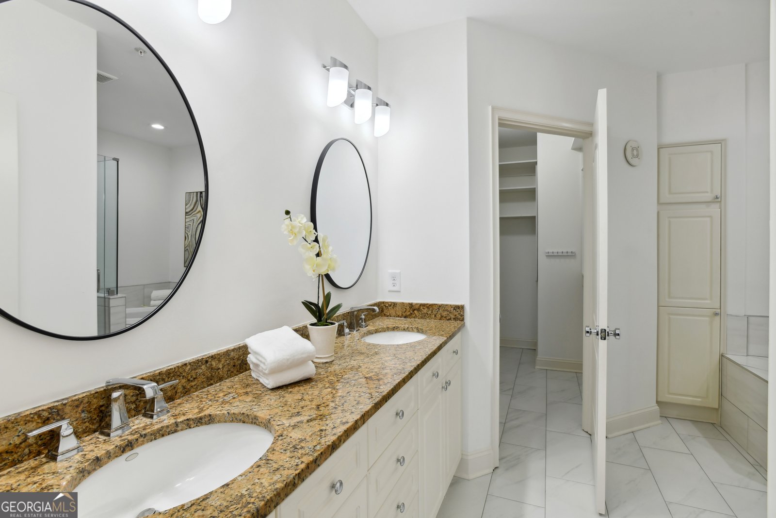 2828 Peachtree Road Atlanta - 29