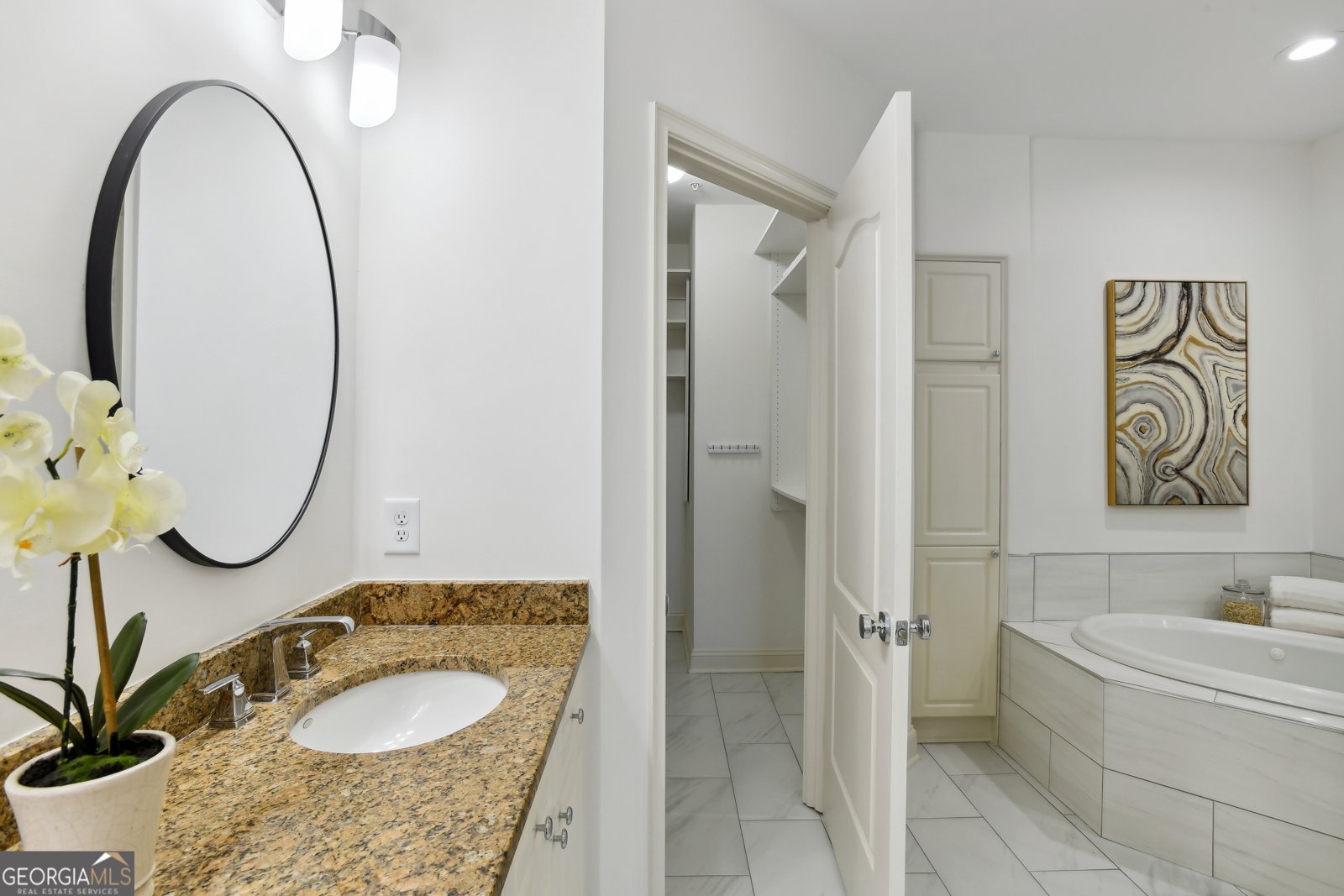 2828 Peachtree Road Atlanta - 30