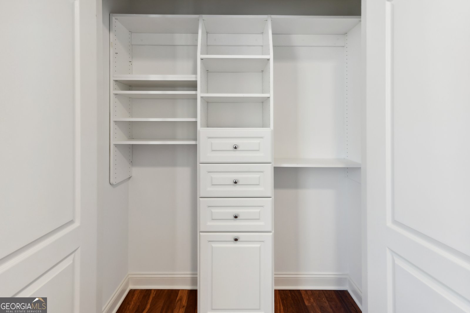 2828 Peachtree Road Atlanta - 38