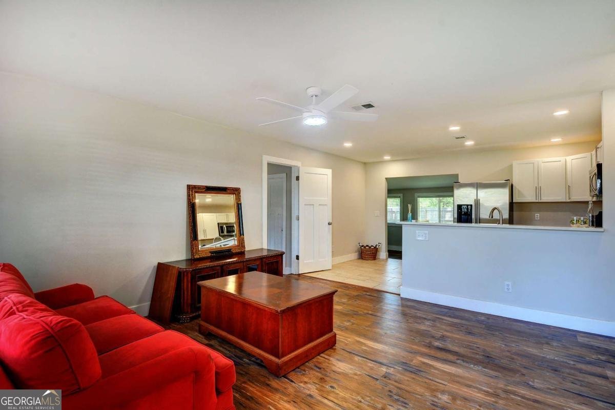 828 Lee Street Brunswick - 3