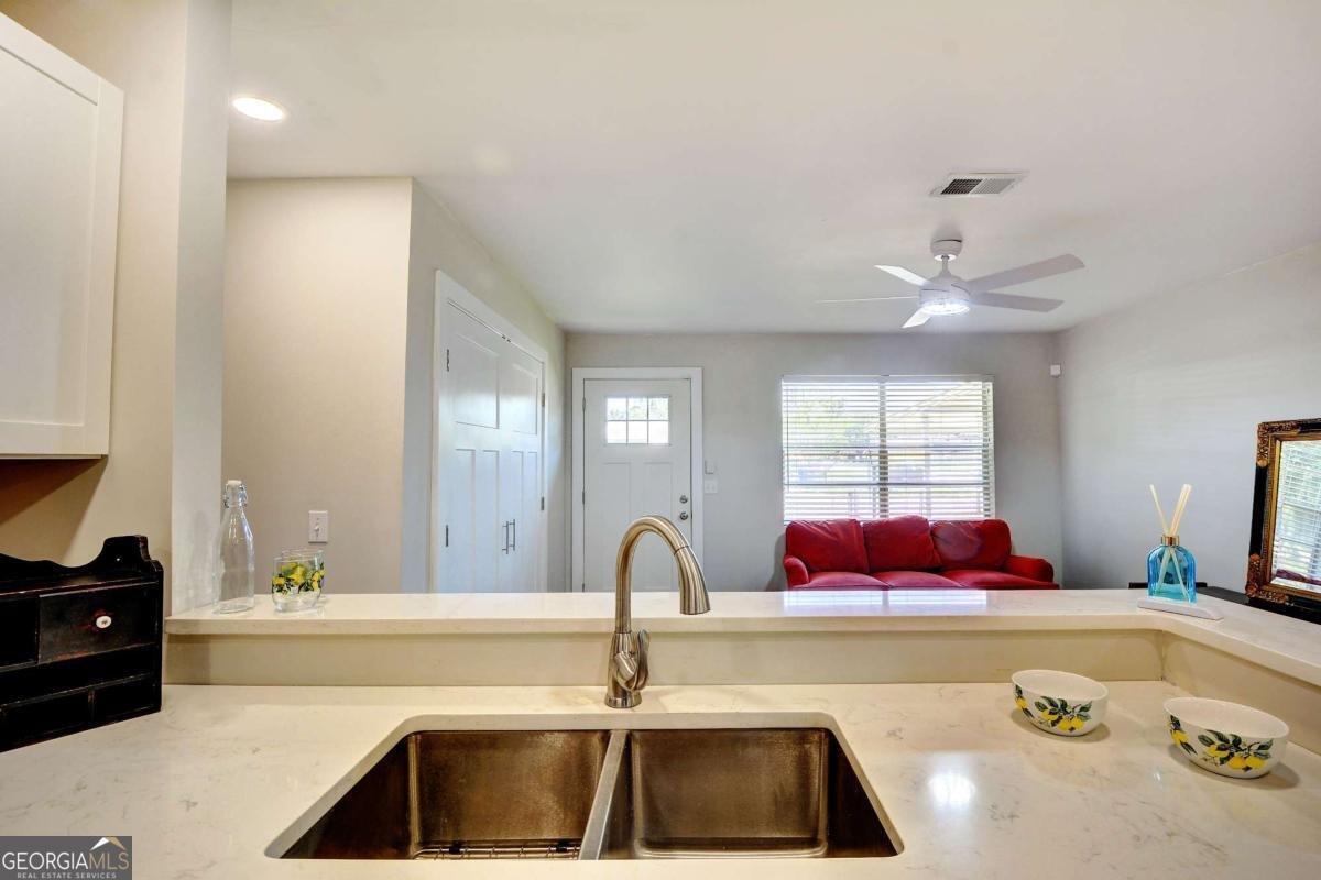 828 Lee Street Brunswick - 8