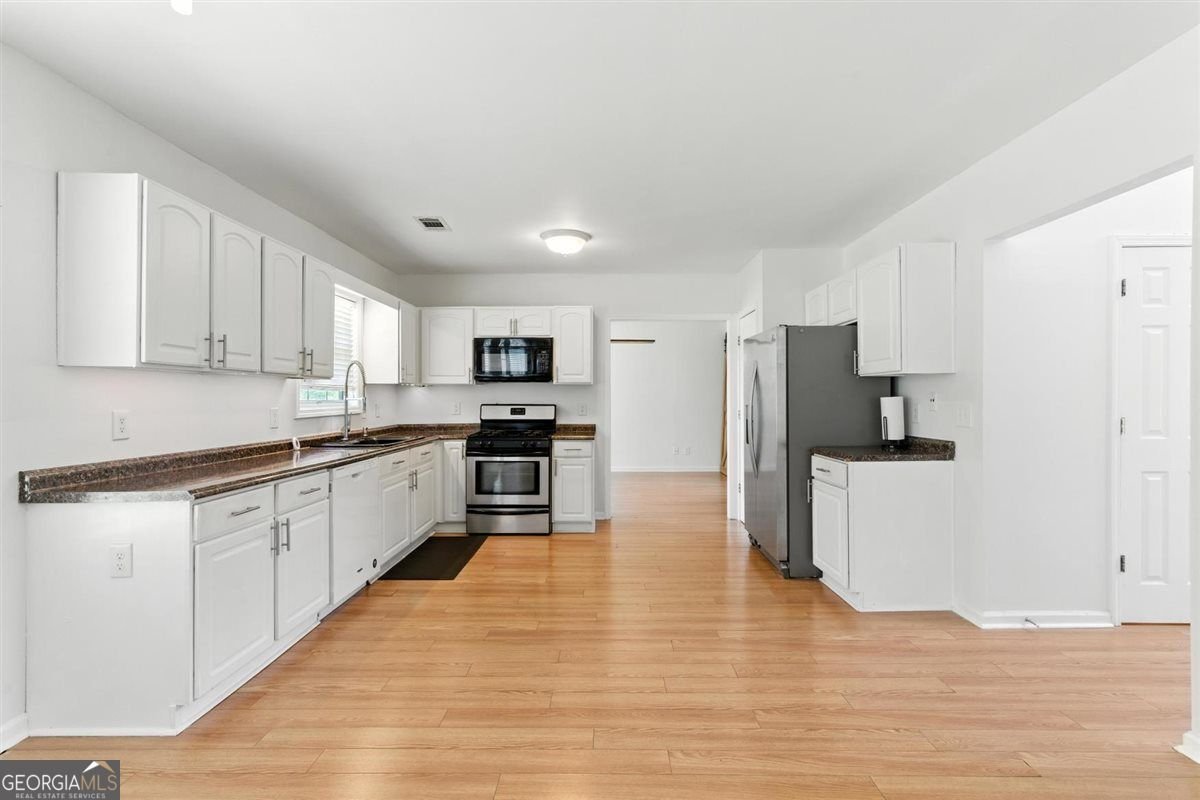 150 Crestworth Xing Powder Springs - 8