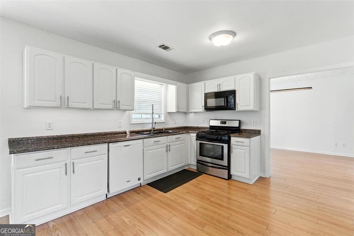 150 Crestworth Xing Powder Springs - 9