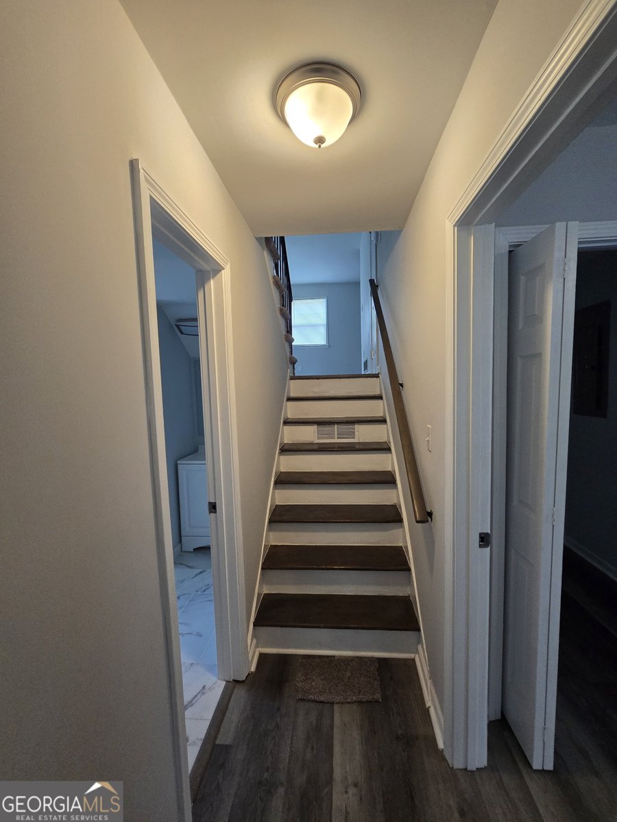 993 Roosevelt Drive Atlanta - 17