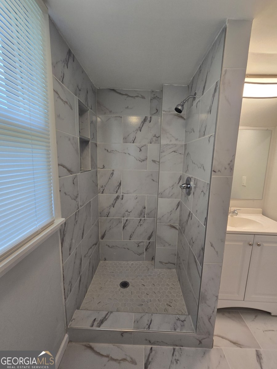 993 Roosevelt Drive Atlanta - 22