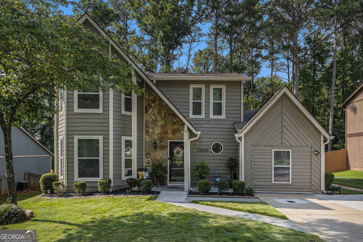 5086 Woodbridge Trail Stone Mountain - 1