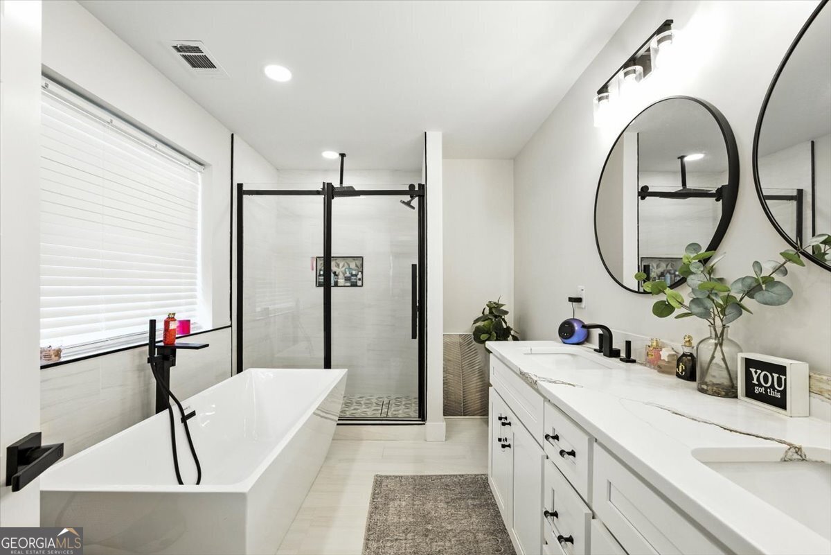 100 100 Lakeside Drive Forsyth - 18