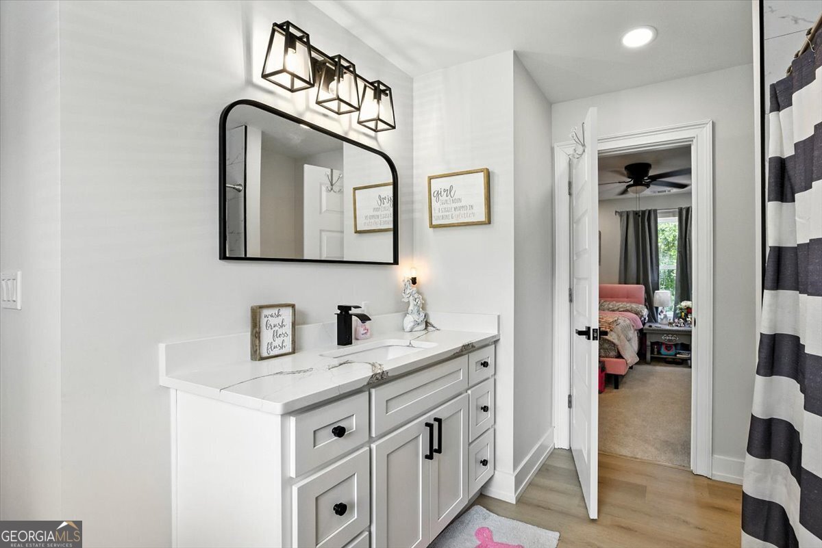 100 100 Lakeside Drive Forsyth - 21