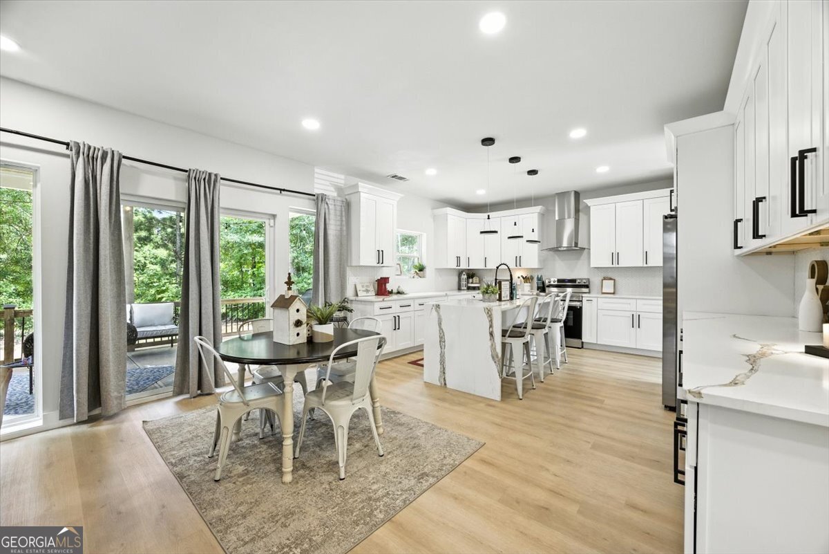 100 100 Lakeside Drive Forsyth - 7