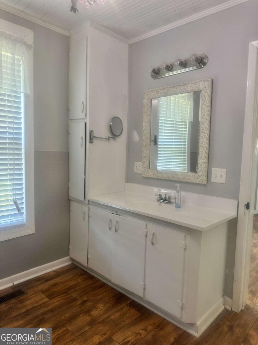 512 Main Street Collins - 21