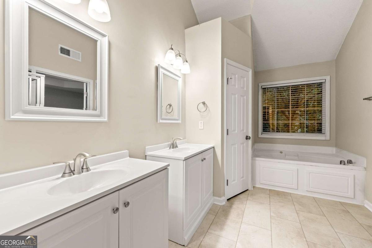 2004 Township Drive Woodstock - 12