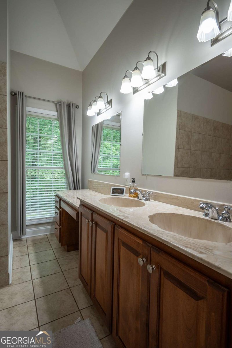 65 Overlook Drive Hull - 5