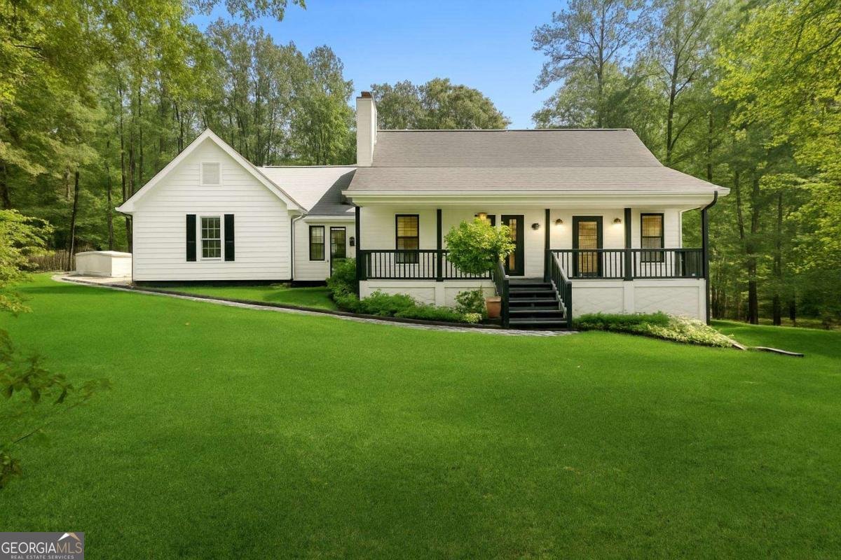 4615 Gresham Road Douglasville - 1