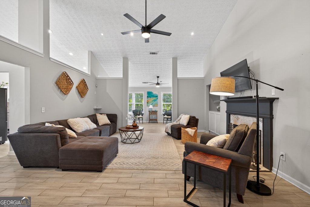734 734 Evergreen Drive Winder - 10