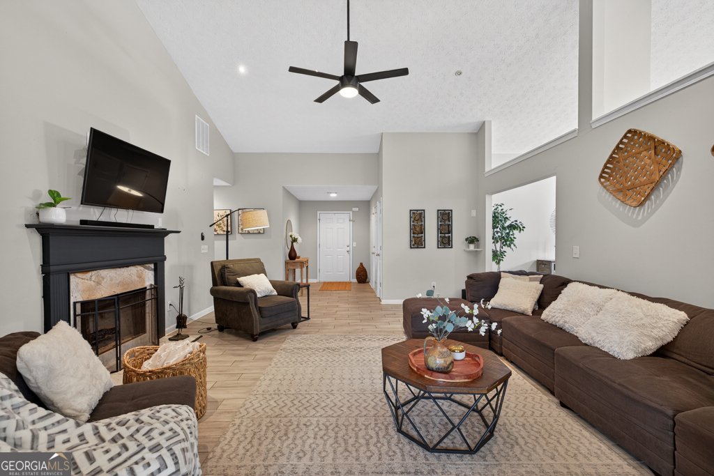 734 734 Evergreen Drive Winder - 11