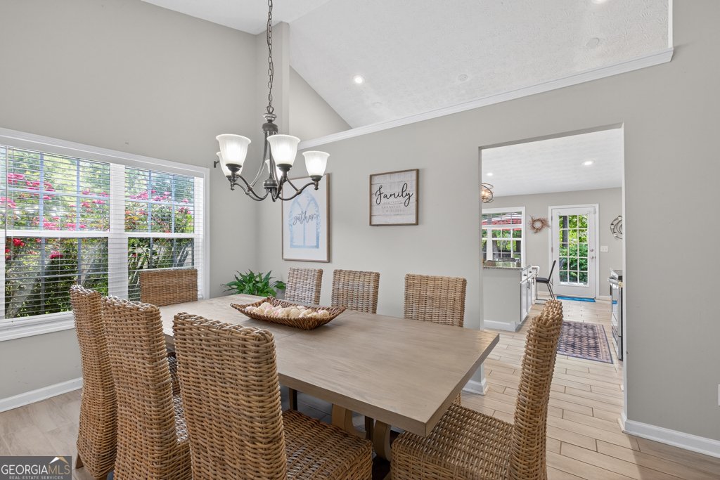 734 734 Evergreen Drive Winder - 12