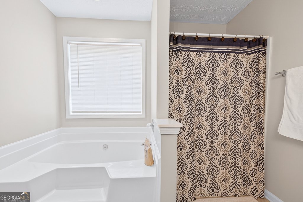 734 734 Evergreen Drive Winder - 20