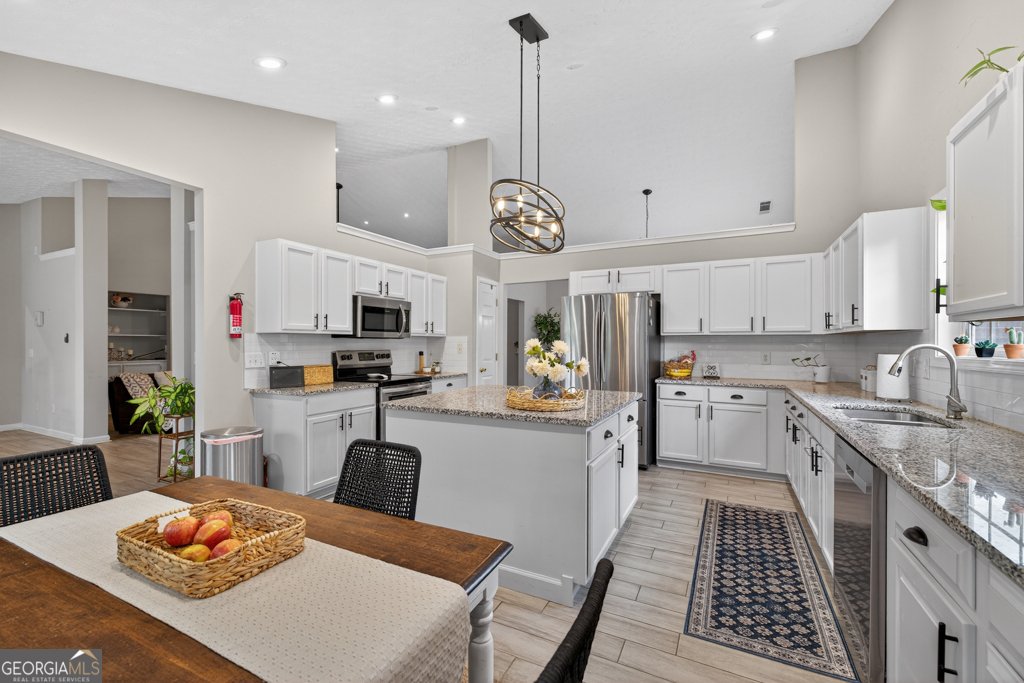 734 734 Evergreen Drive Winder - 4