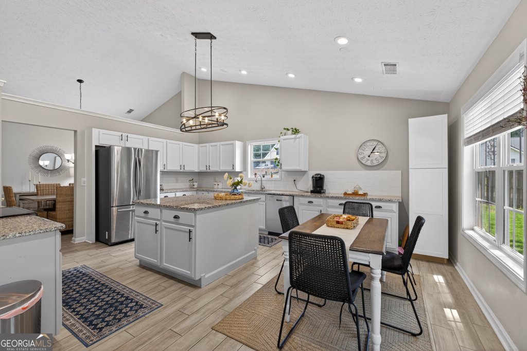 734 734 Evergreen Drive Winder - 7