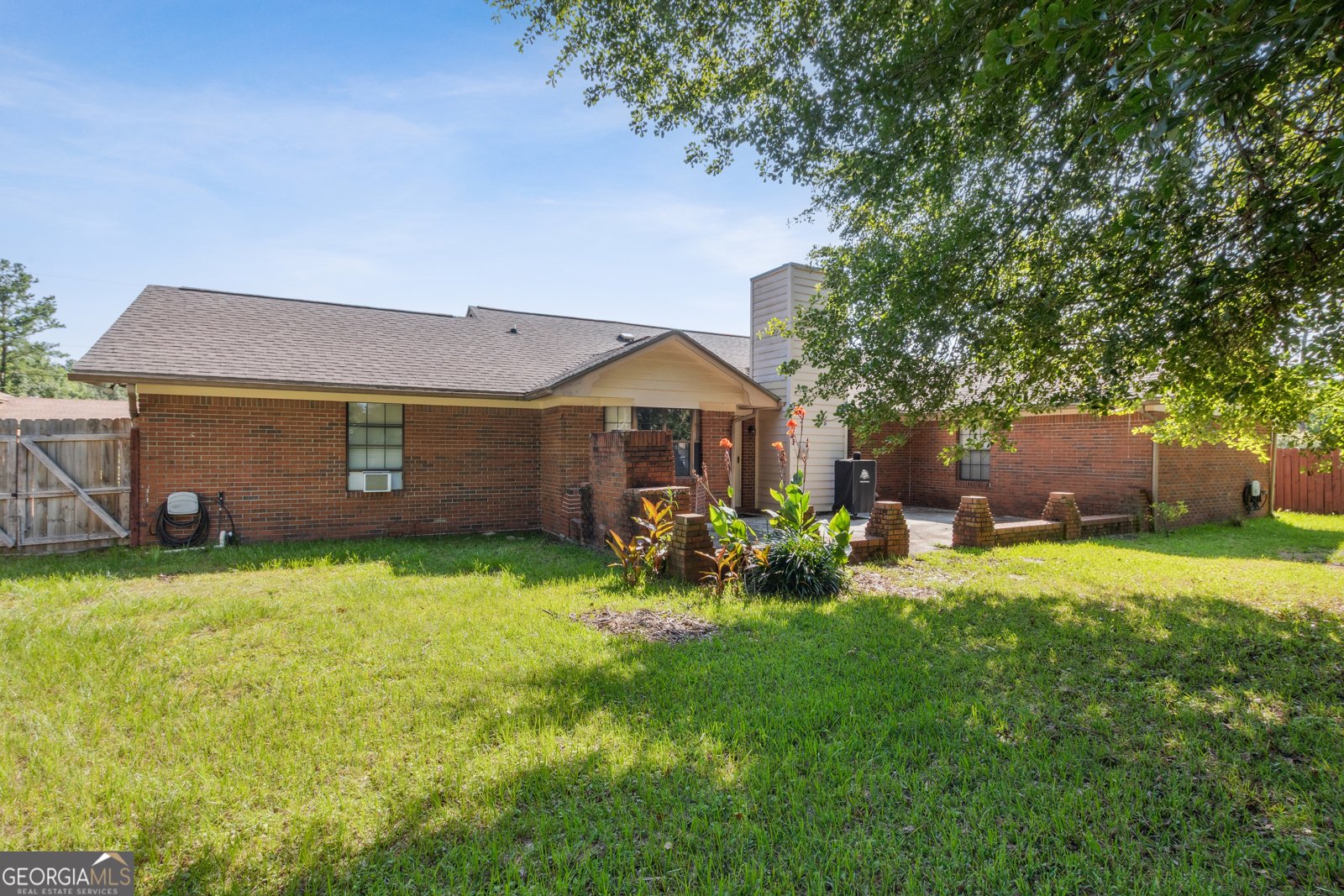 215 Peach Kingsland - 9