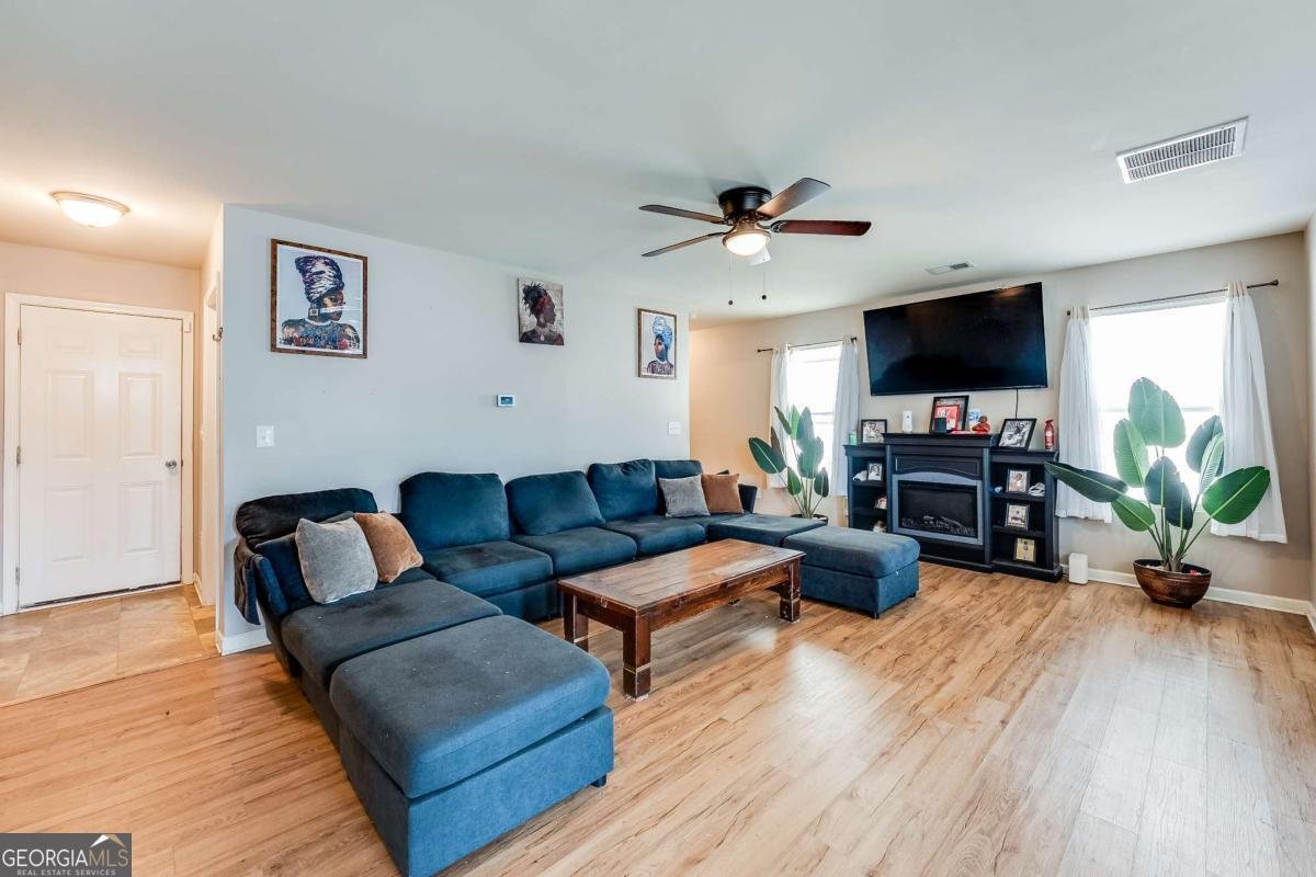 1574 Leonard Street Hampton - 10
