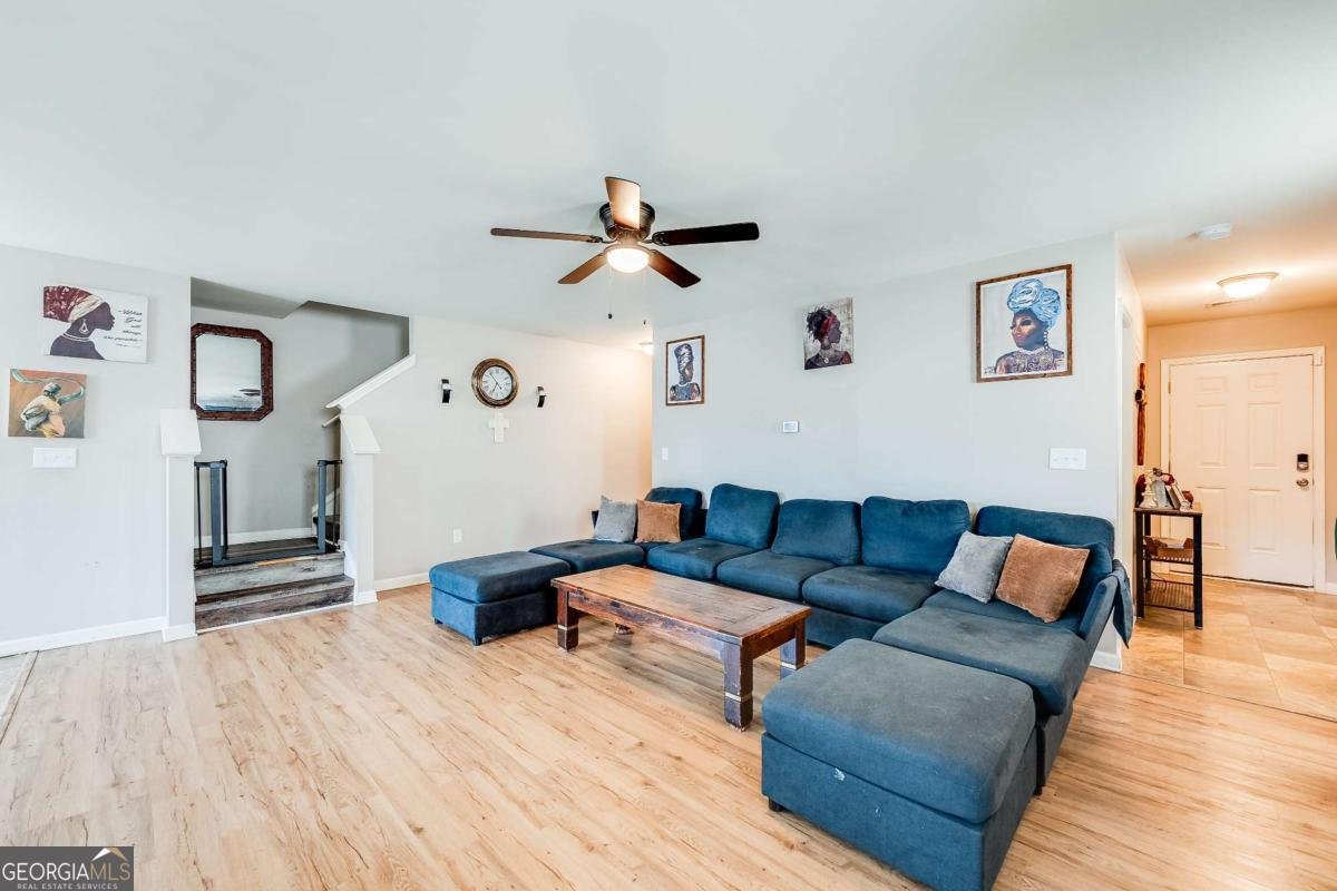 1574 Leonard Street Hampton - 11