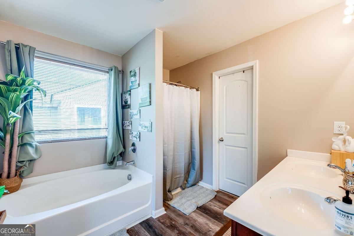 1574 Leonard Street Hampton - 18