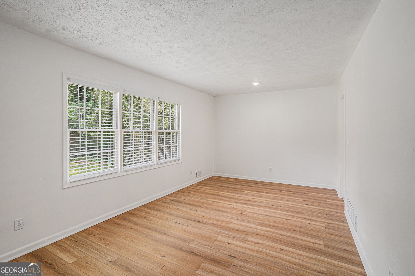 5400 Louis Xiv Lane Atlanta - 5