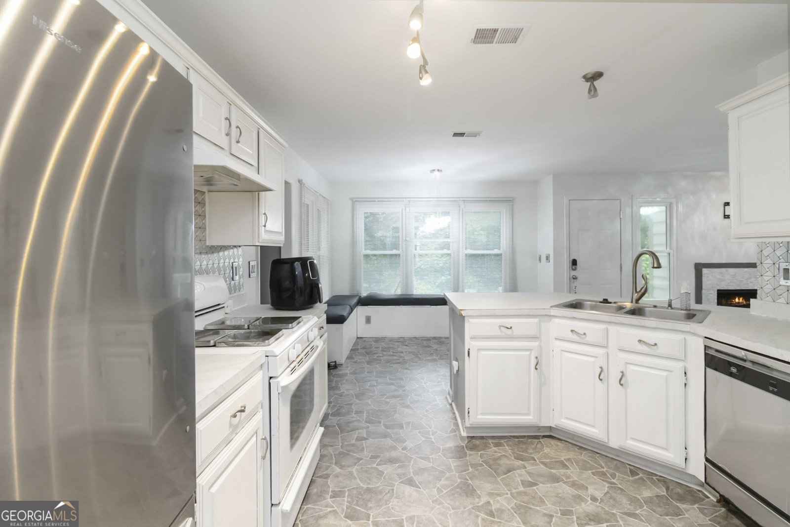 539 Riverbirch Trace Stone Mountain - 6
