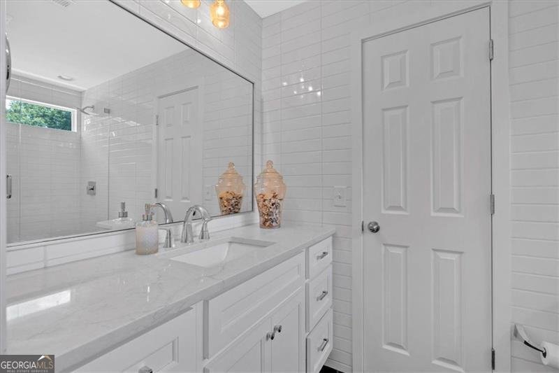 83 GLEN COVE Drive Cartersville - 35