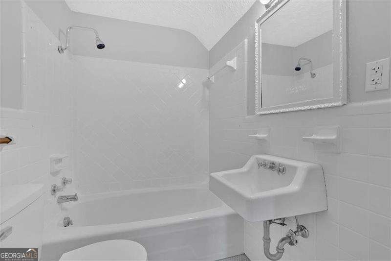 311 MAIN Street Adairsville - 37
